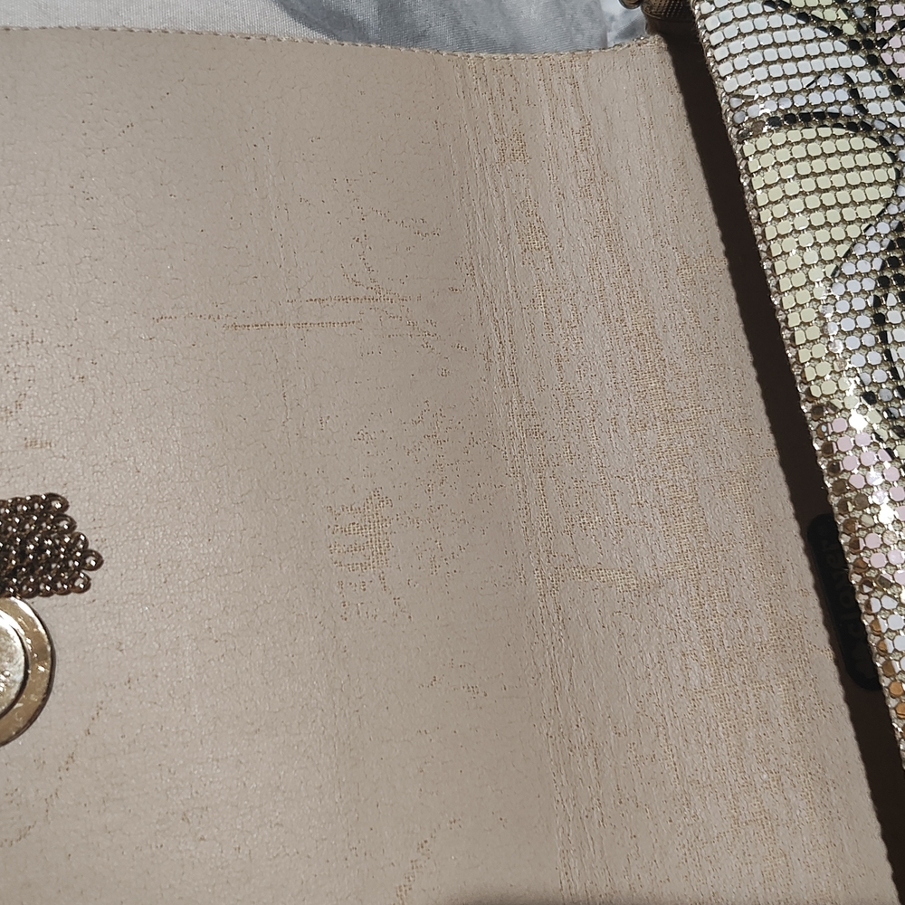 Gold and Silver Clutch with Elegant Metallic Design - Picture 4 of 7